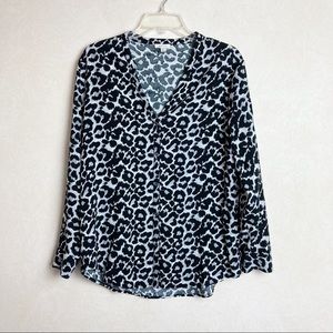 Soft Joie Leopard Print V-Neck Button Down Blouse Size S